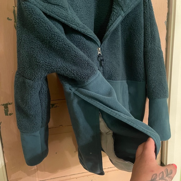 North Face Green Fleece Jacket - Picture 3 of 4